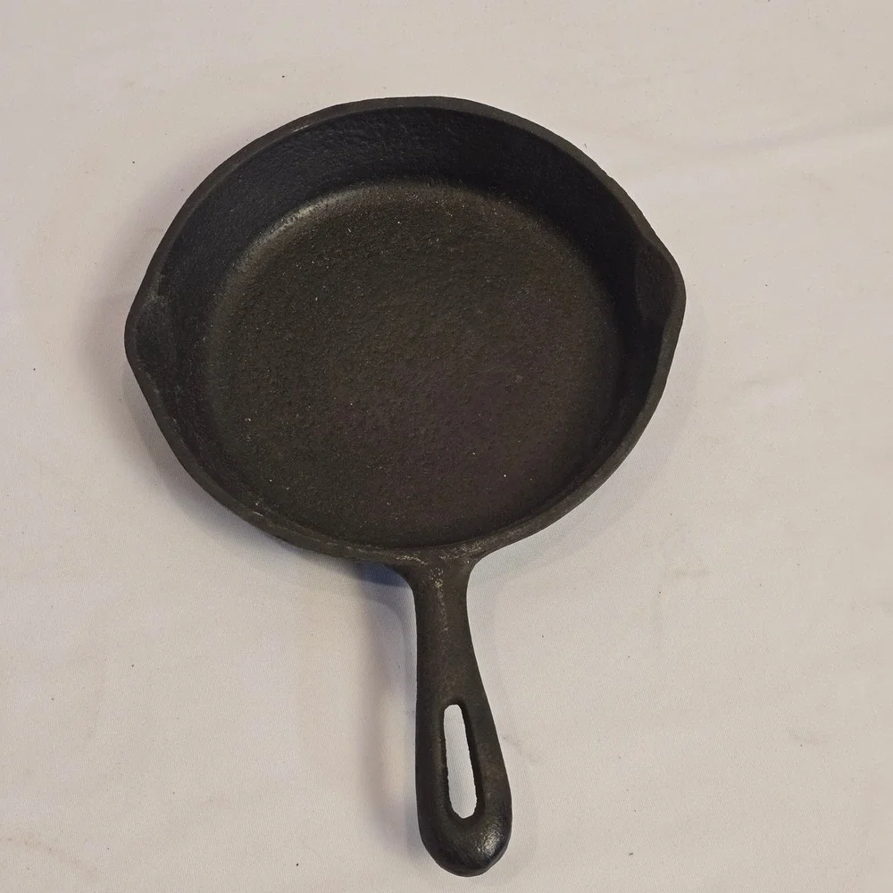 Vintage CKP 6.5 Inch Cast Iron Skillet Made in Taiwan Small Frying Pan No‎ 17